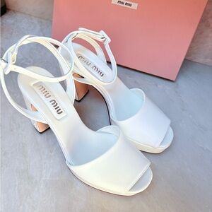 Miu Miu sz 39 new white platform sandals